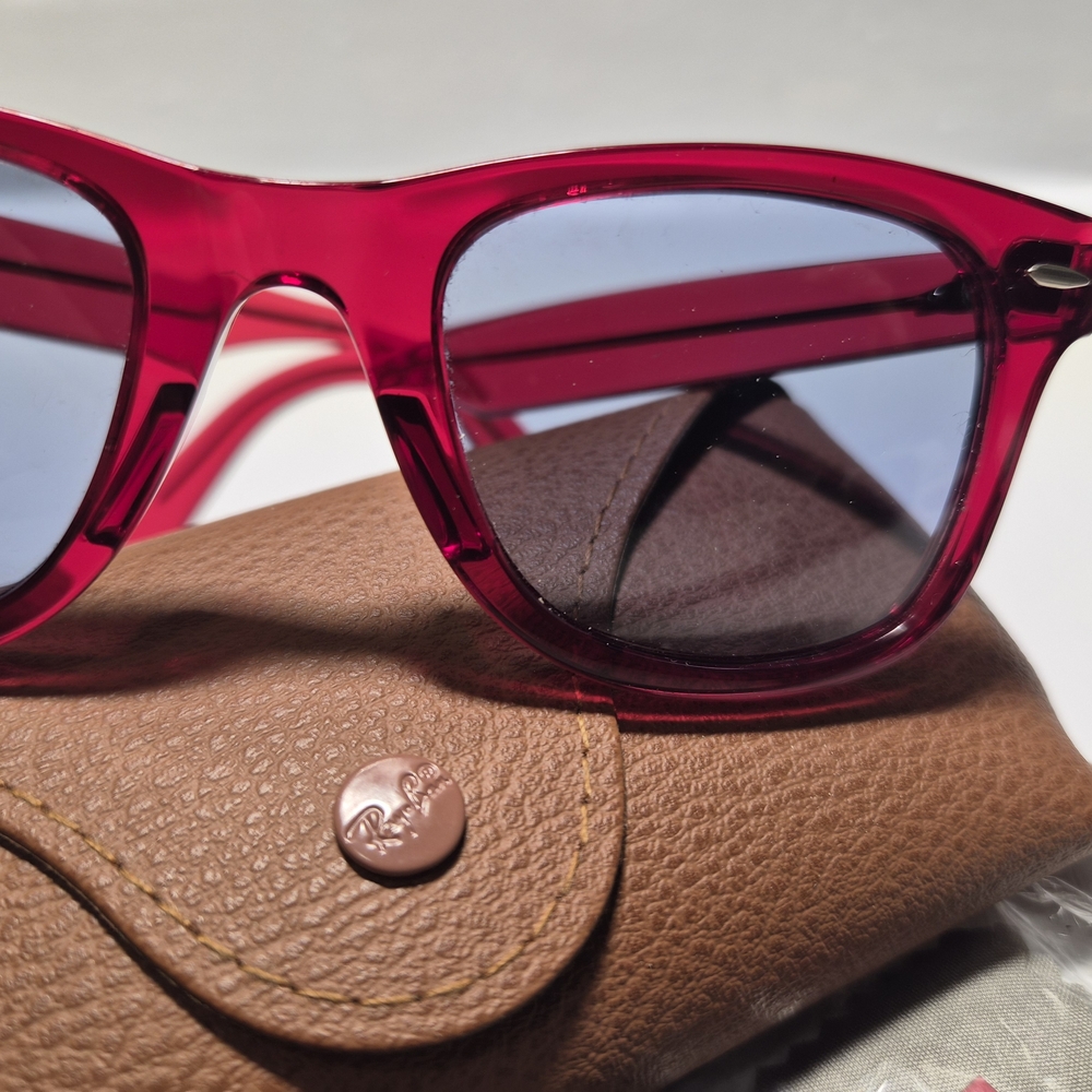 Ray Ban Original Wayfarer Colorblock Sunglasses in Red Womens - Picture 5 of 16